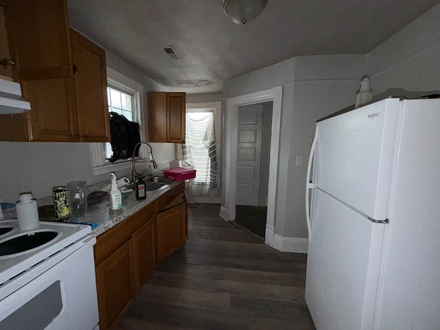 1120 35th St: photo 3