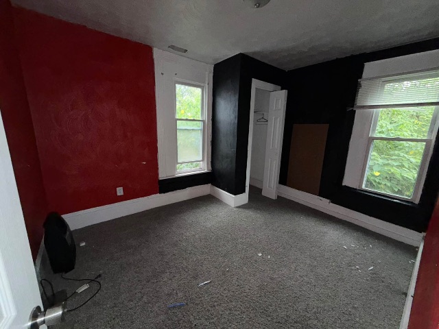 2608 Roanoke Ave: photo 8