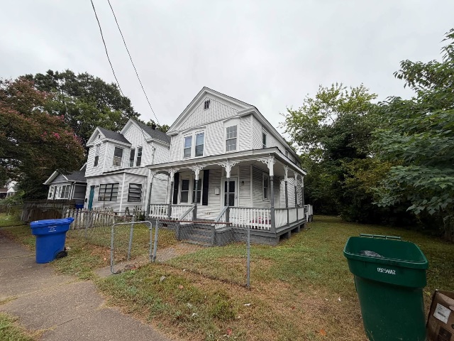 2608 Roanoke Ave: main photo