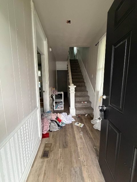 2608 Roanoke Ave: photo 2