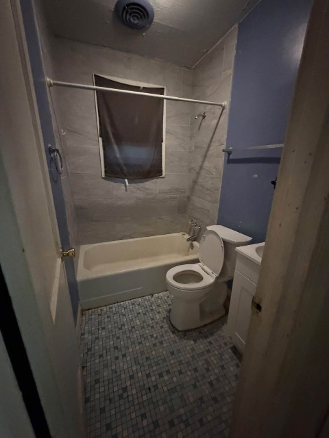 717 Downing St: photo 9