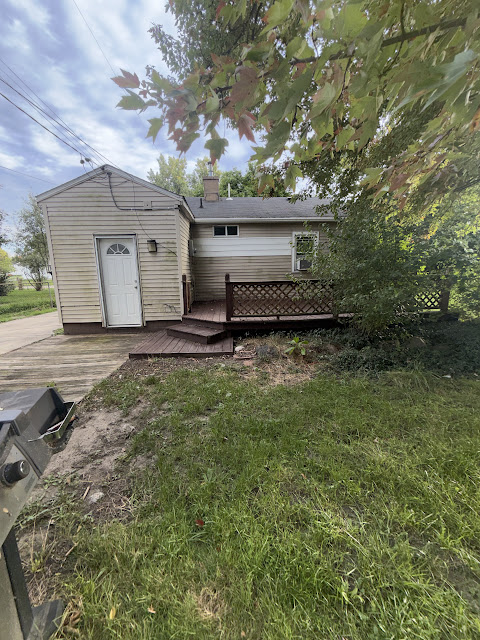 3235 Whittier St: photo 2