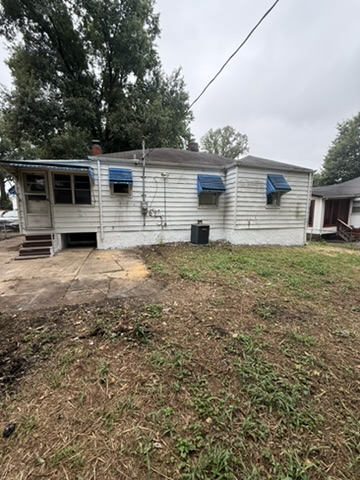 567 Glorose Dr: photo 2