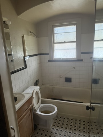 567 Glorose Dr: photo 13