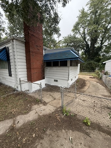567 Glorose Dr: photo 3