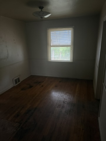 567 Glorose Dr: photo 9