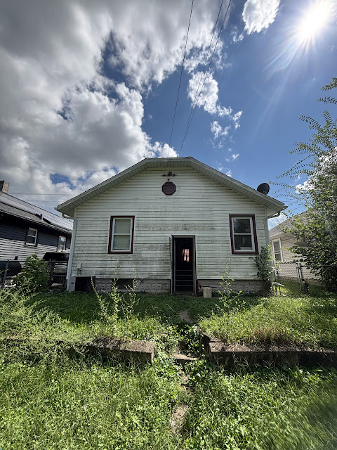 2421 W Lincoln: photo 3