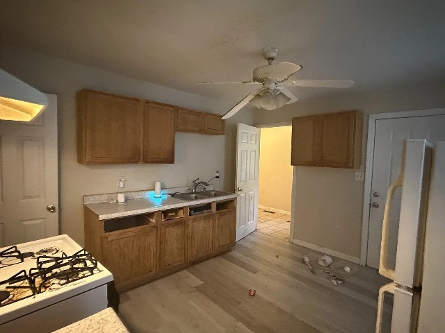 1829 W Butler St: photo 35