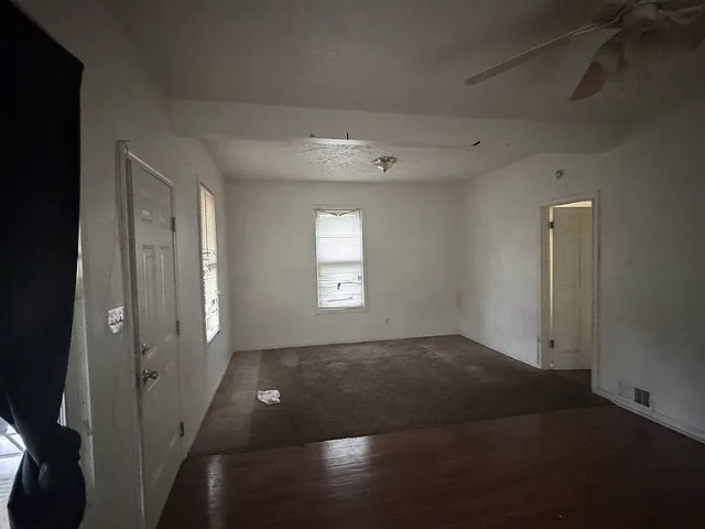 1829 W Butler St: photo 42