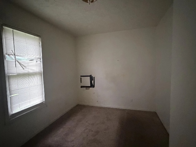 1829 W Butler St: photo 11