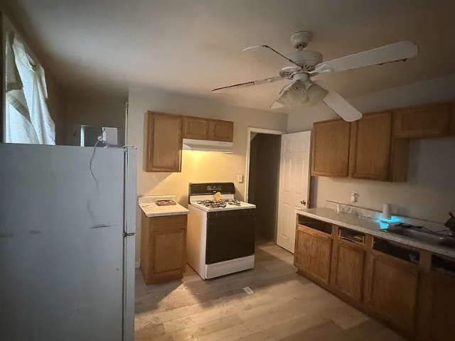 1829 W Butler St: photo 9
