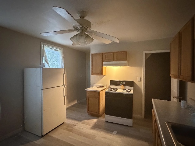 1829 W Butler St: photo 10