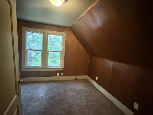 1829 W Butler St: photo 15