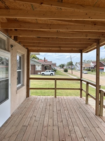 1638 4th St: photo 5