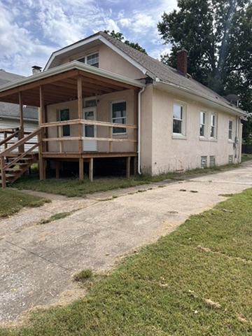 1638 4th St: photo 3
