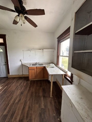 1638 4th St: photo 9