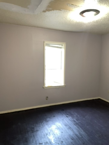 2125 68th St: photo 2