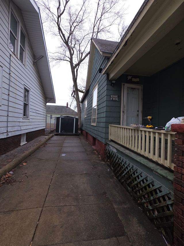 1143 E William St: photo 4