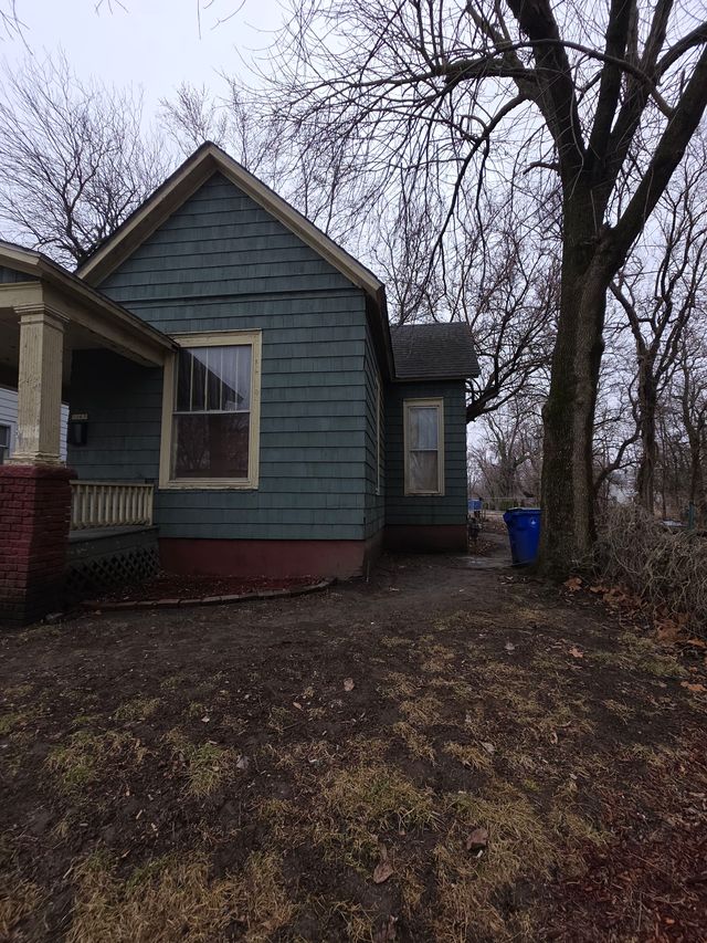 1143 E William St: photo 3