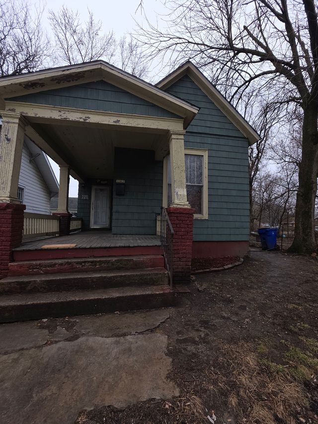 1143 E William St: photo 31