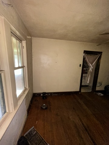 5468 Gilmore Ave: photo 8