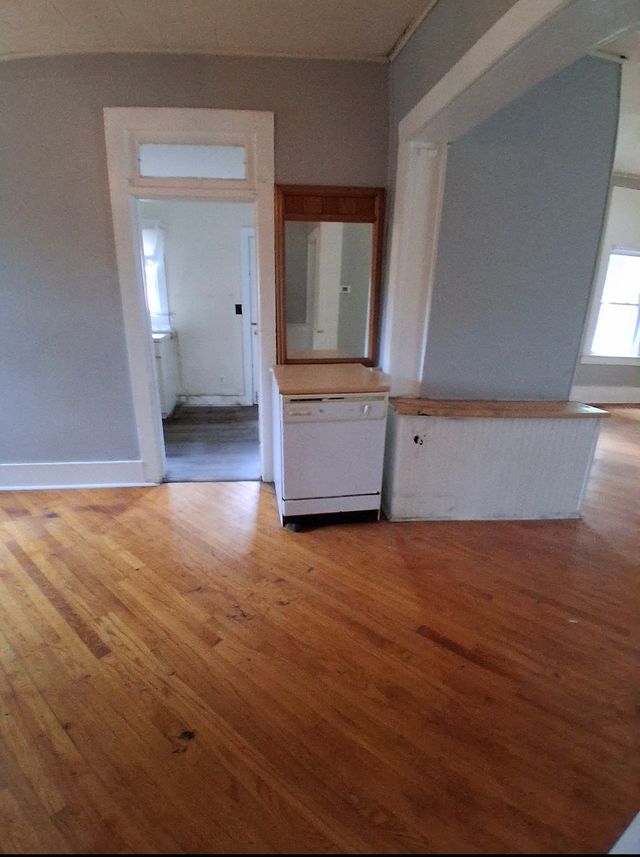 718 Harrison St: photo 4