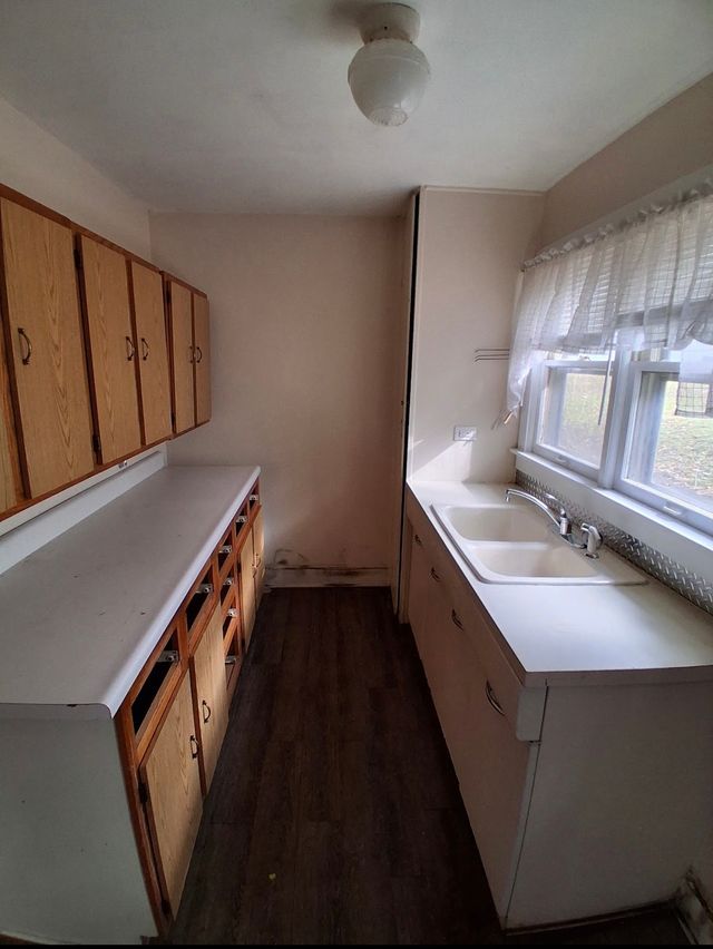 718 Harrison St: photo 6