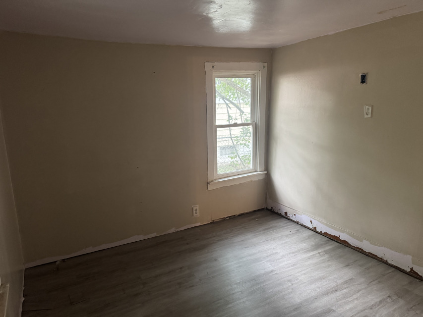 1528 E Lawrence St: photo 11