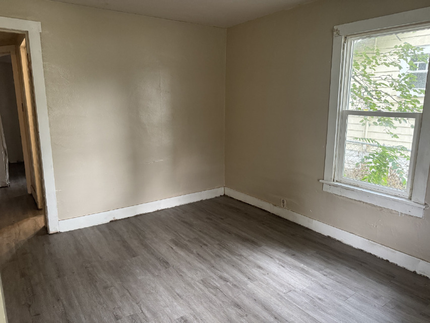 1528 E Lawrence St: photo 13