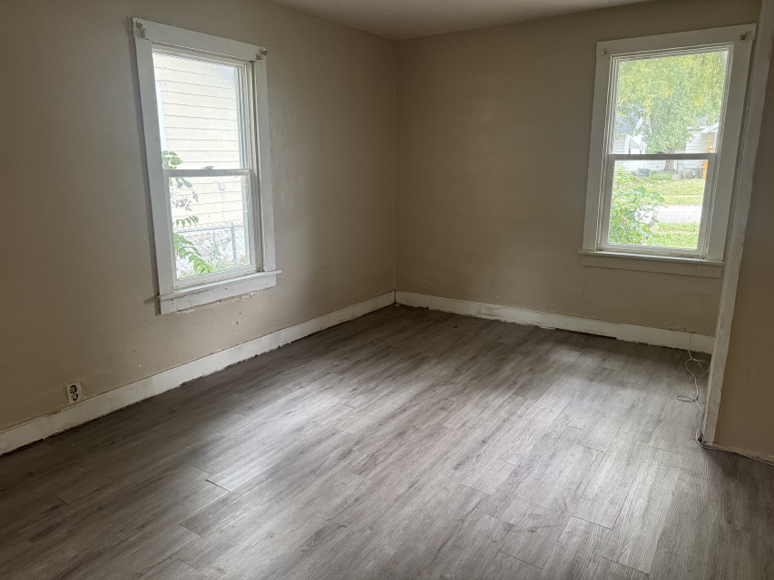 1528 E Lawrence St: photo 14