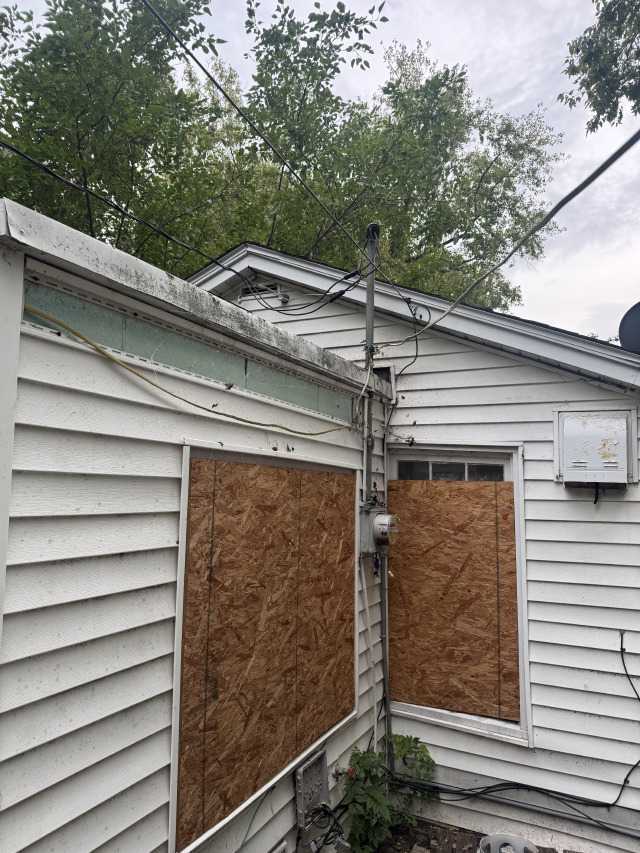 1528 E Lawrence St: photo 4