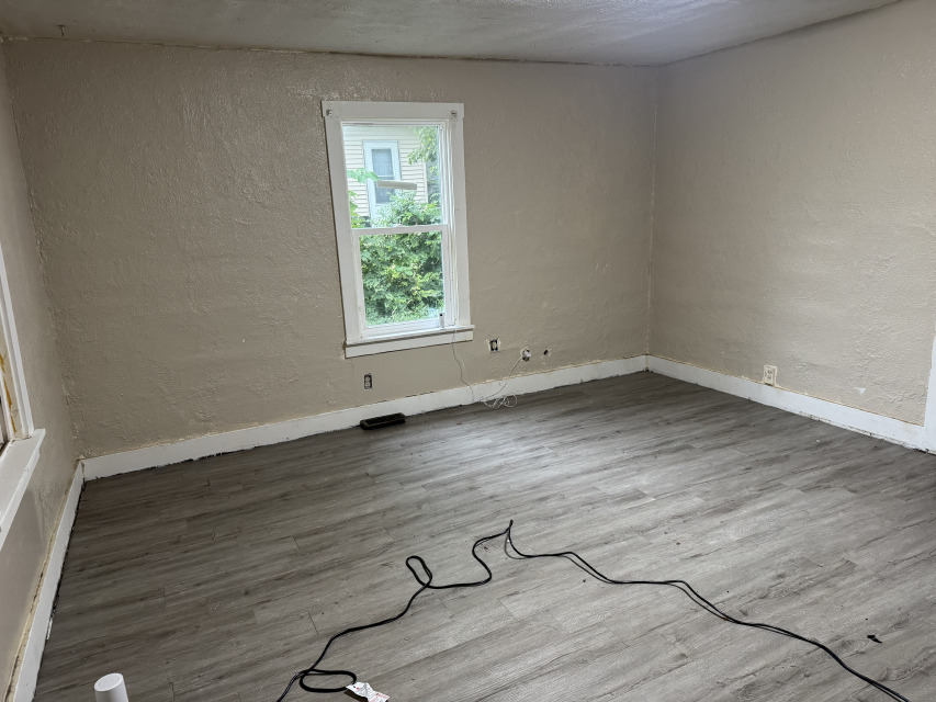 1528 E Lawrence St: photo 15
