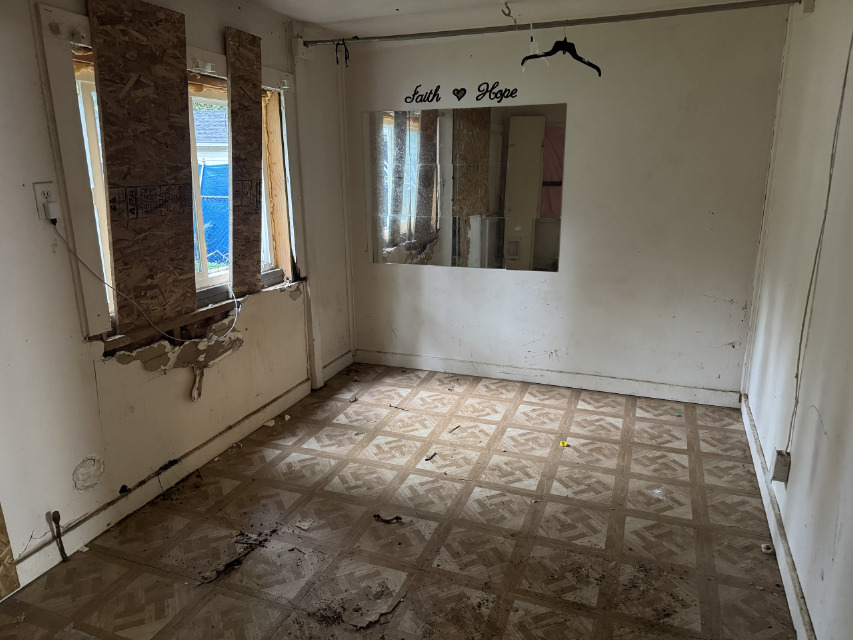1528 E Lawrence St: photo 8