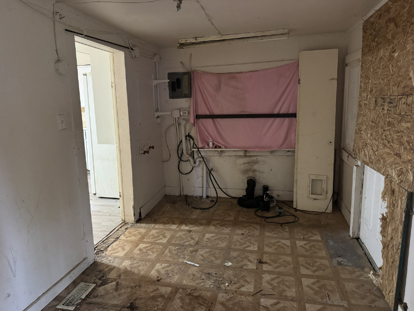1528 E Lawrence St: photo 19
