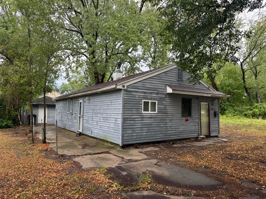 15344 Blackstone St: main photo