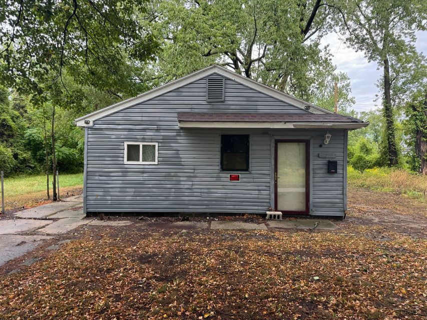 15344 Blackstone St: photo 2