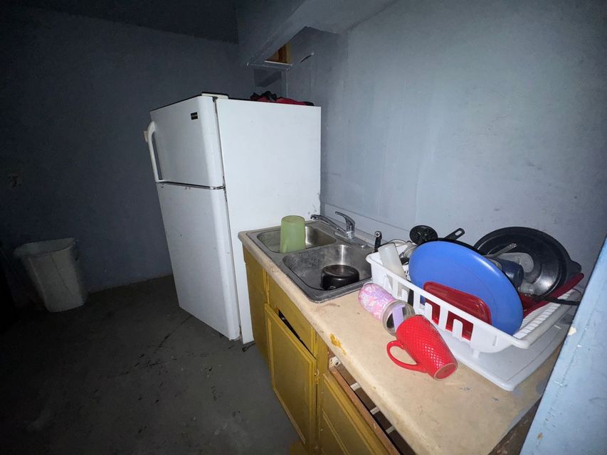 15344 Blackstone St: photo 7