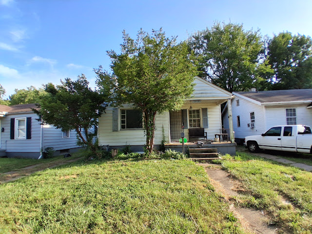 1645 E Walnut St: main photo