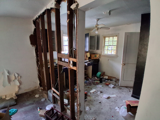 1645 E Walnut St: photo 20