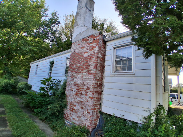 1645 E Walnut St: photo 4