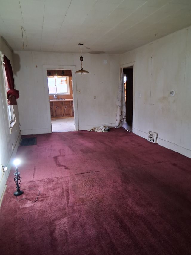 818 E Dewey St: photo 2