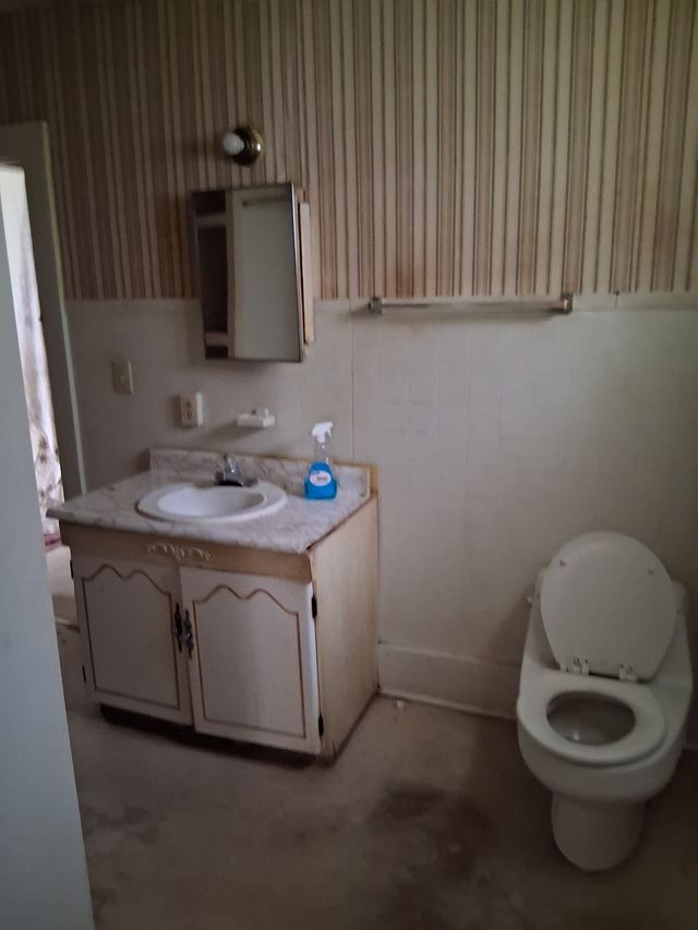 818 E Dewey St: photo 11