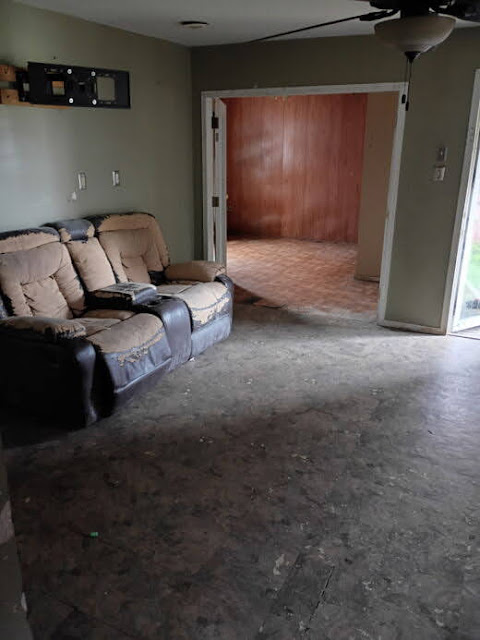 1517 S Branson St: photo 2