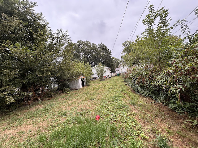 2081 N College St: photo 3