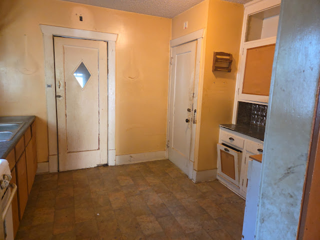 2081 N College St: photo 23