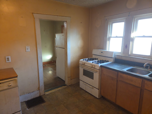 2081 N College St: photo 8