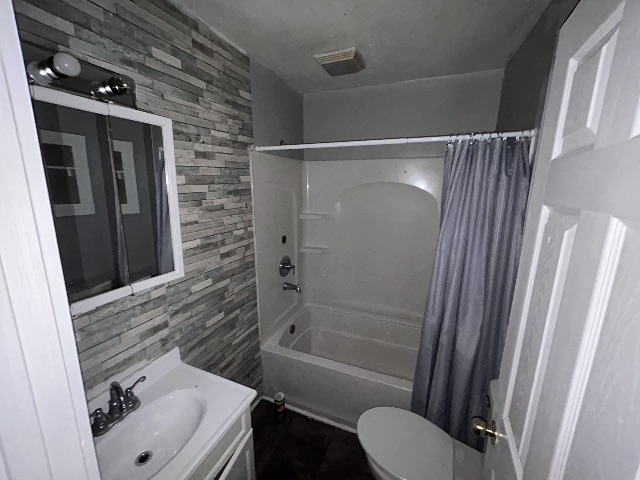 1283 S Illinois St: photo 12