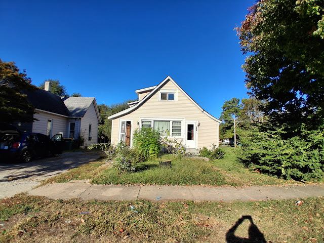 1931 N Edwards St: photo 2