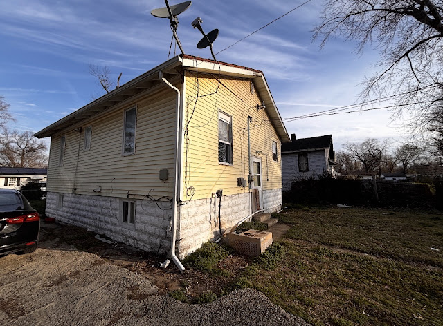 724 N 82nd St: photo 2