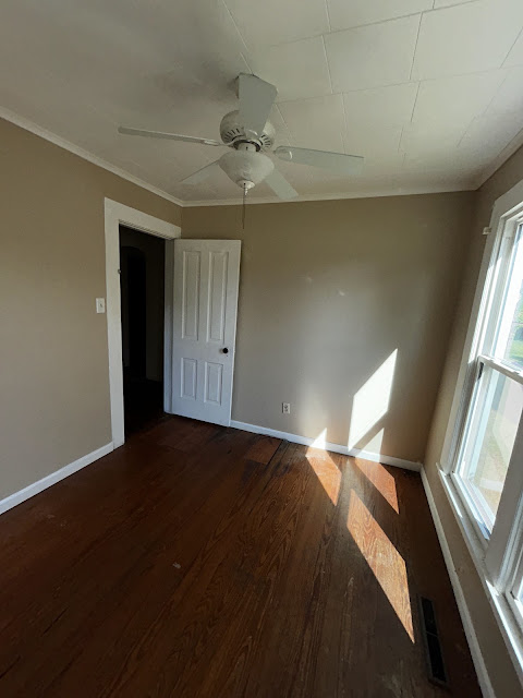 900 S 16th St: photo 11